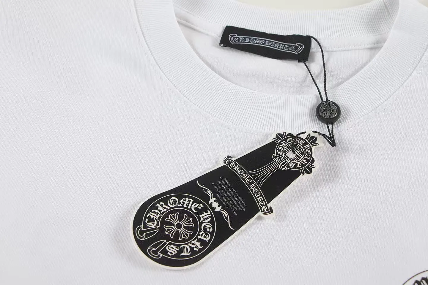🅿️150 Style: 2025 new Croix Heart short-sleeved T-shirt Material: High version 300g double yarn combed cotton Size: S～XL Color: White Style number: Z009